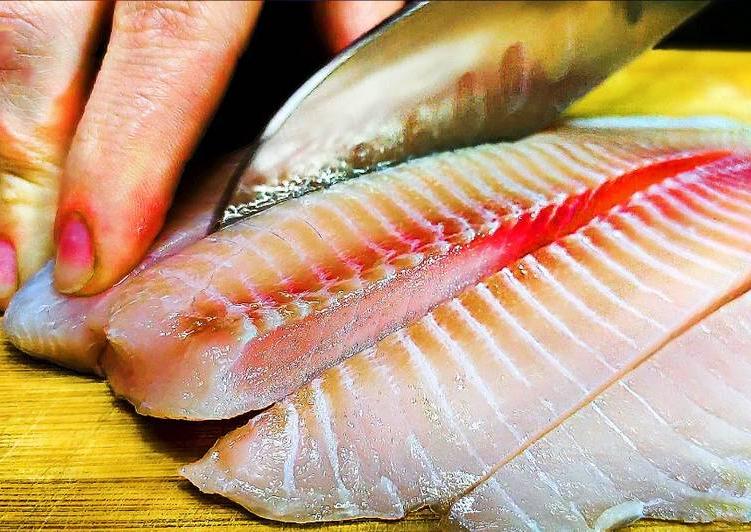 Приготовить вкусную рыбу легко: простые лайфхаки, которые в этом помогут