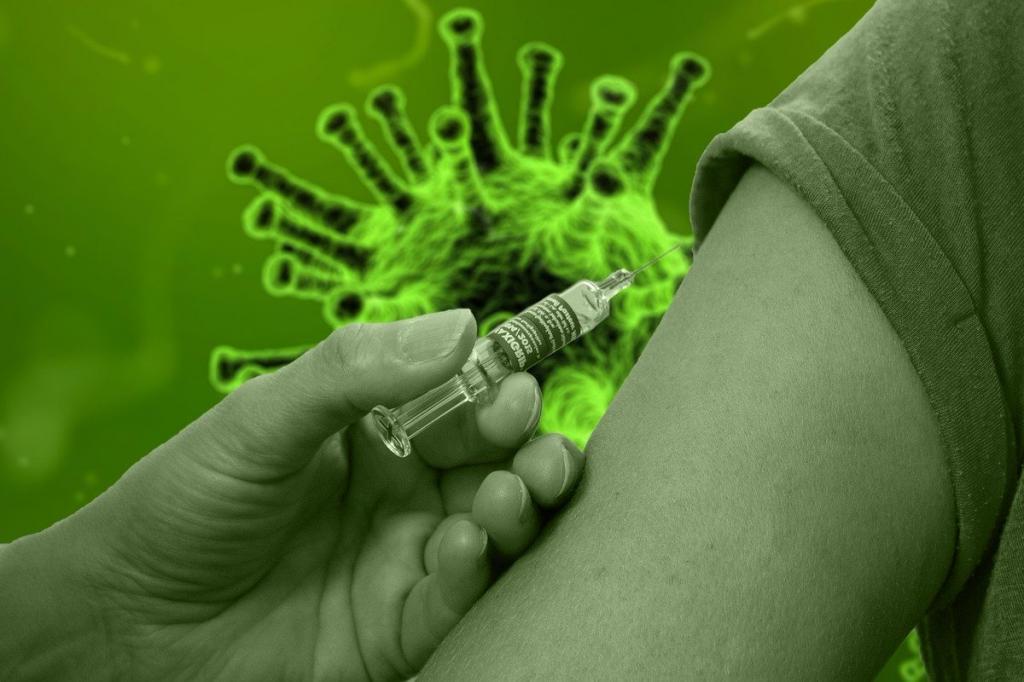 Борьба с мутациями: медики рассказали, когда может понадобиться третья доза вакцины от COVID-19