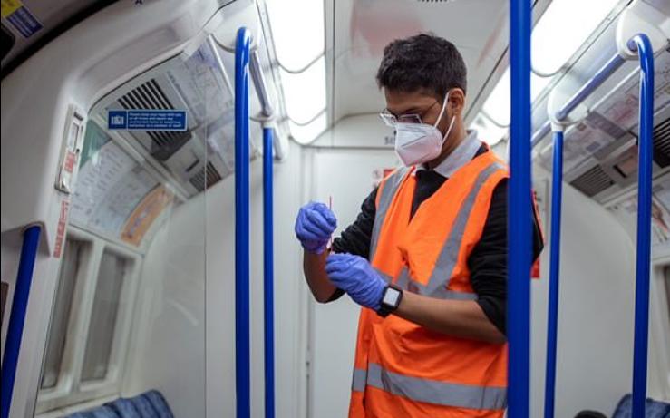 Очень обнадеживающе: исследование не обнаружило никаких следов коронавируса в пробах воздуха и мазках лондонских поручней, автобусов и вокзалов
