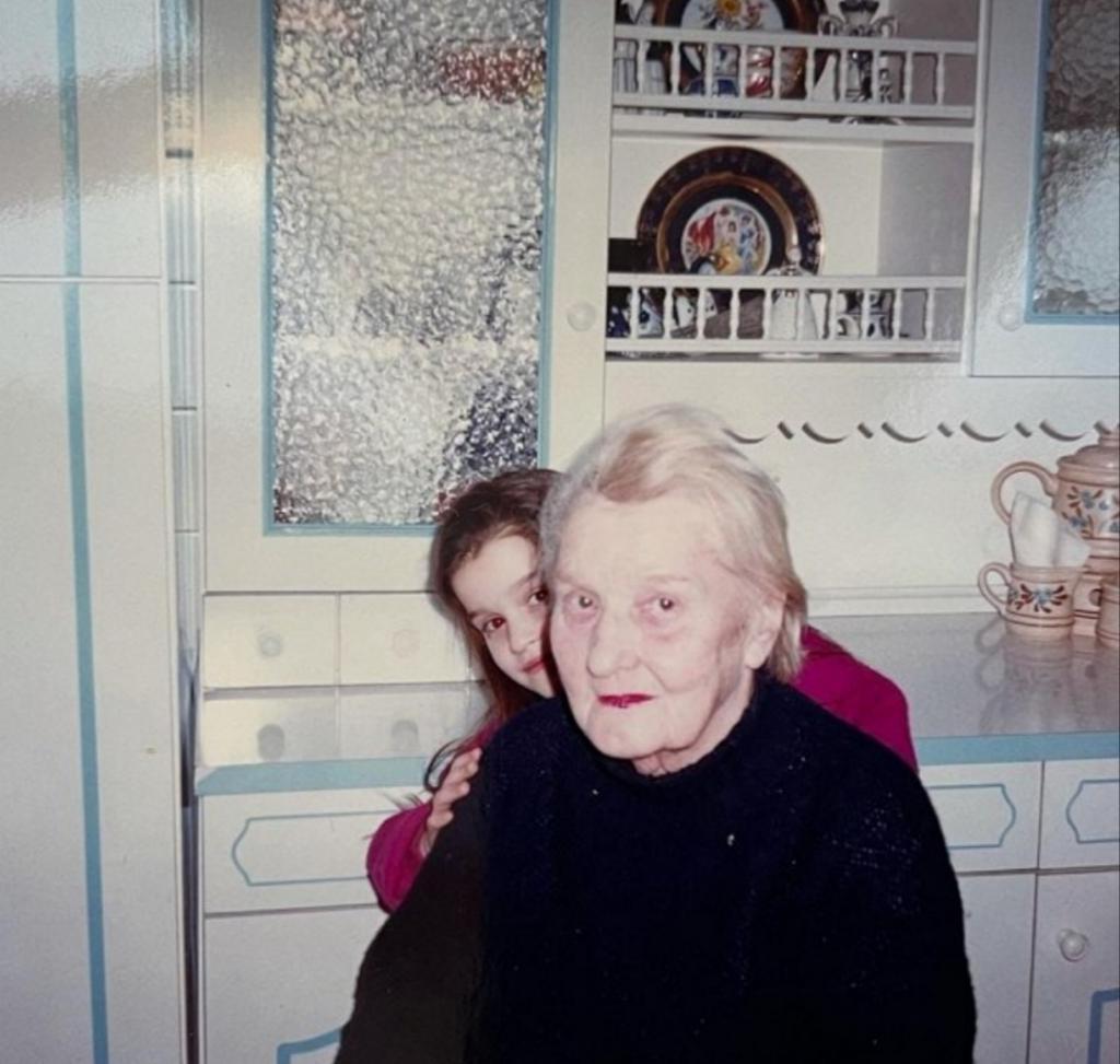 Бабушка Галя заменила Ксении Бородиной мать: сейчас ей восемьдесят четыре и она прекрасно выглядит