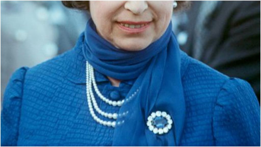 "Ветвь папоротника", "Цветочная корзина": брошки королевы Елизаветы II имеют свою историю