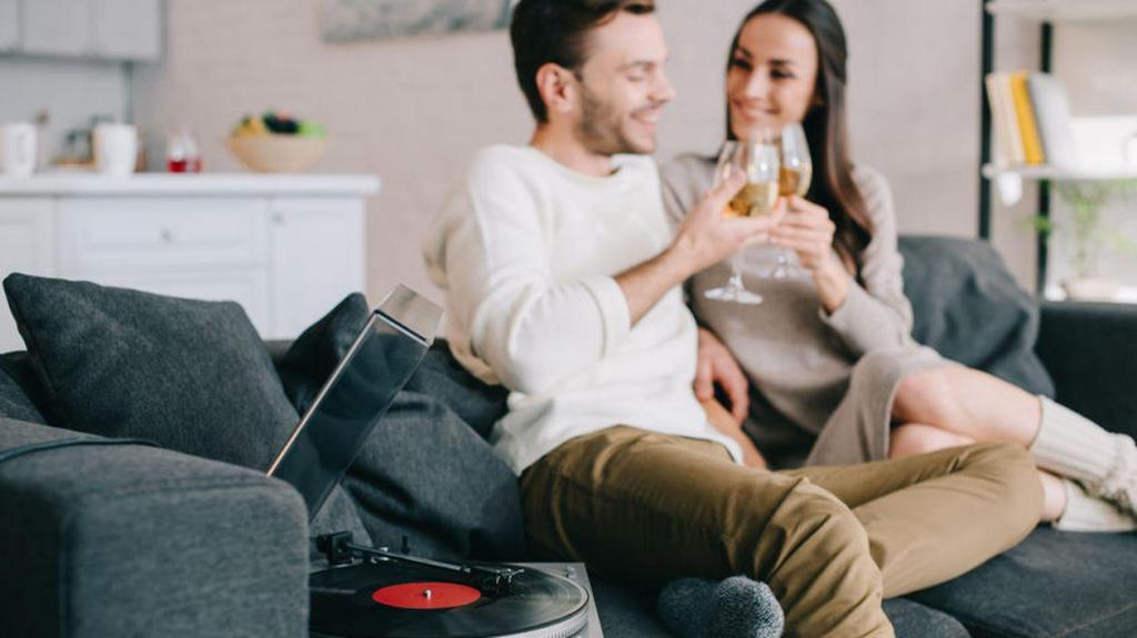 Музыка - стимул любви: почему психологи советуют совместное слушание музыки для крепких отношений