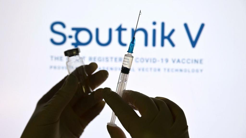 Инфекционист сравнил российские вакцины от коронавируса: «Спутник V» и «КовиВак»