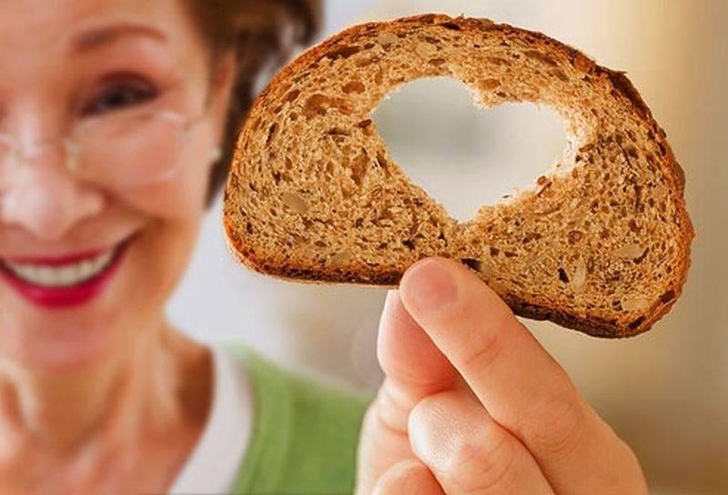 Регулярное употребление в пищу ржаного хлеба способствует профилактике сердечно-сосудистых заболеваний, уверяет эксперт