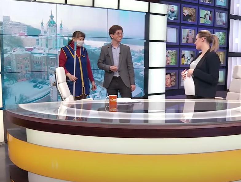 Украинская уборщица стала звездой ТВ — помыла полы в прямом эфире (видео)