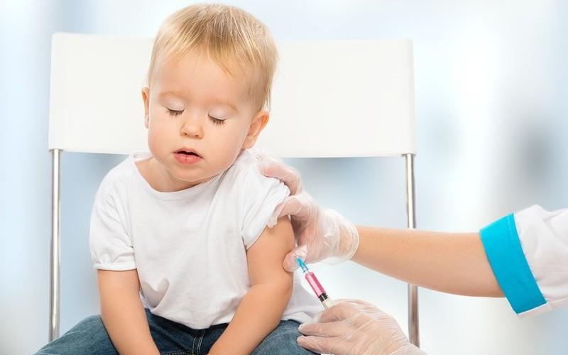 Сами ставят диагноз, отказываются от прививок, опаздывают на прием: какие родители огорчают педиатров