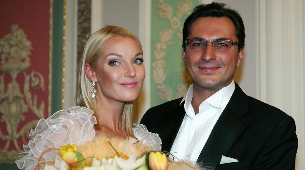 Телеведущая Елена Николаева призналась, что тайно вышла замуж за бизнесмена Игоря Вдовина, экс-супруга Волочковой