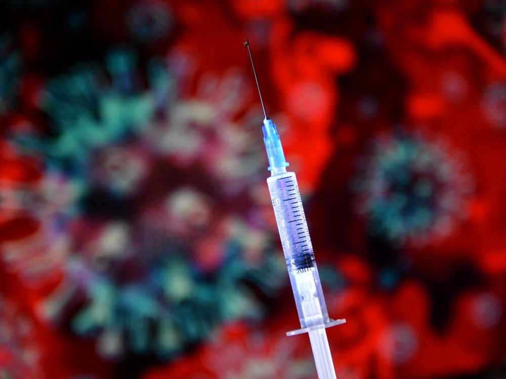 Гендиректор ВОЗ назвал условие эффективности вакцинации от коронавируса