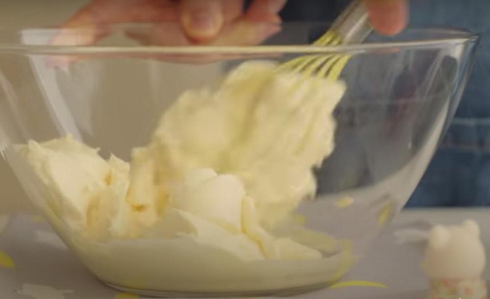 Не десерт, а настоящее искусство: готовим ананасовый чизкейк с красивым дизайном