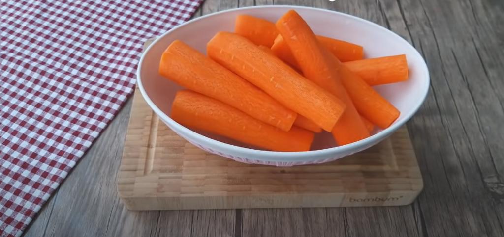 Копеечная закуска, о которой многие не знают: понадобится морковь и чеснок