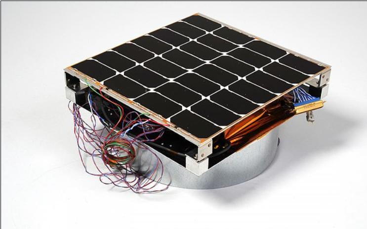 Орбитальная солнечная панель размером с коробку из-под пиццы сейчас проходит тестирование и однажды сможет передавать энергию из космоса в любую точку Земли