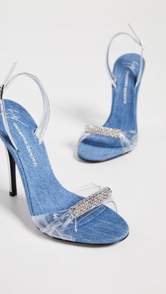 Прозрачные туфельки – горячий тренд 2021 года: модели, которые подчеркнут красоту изящных стоп