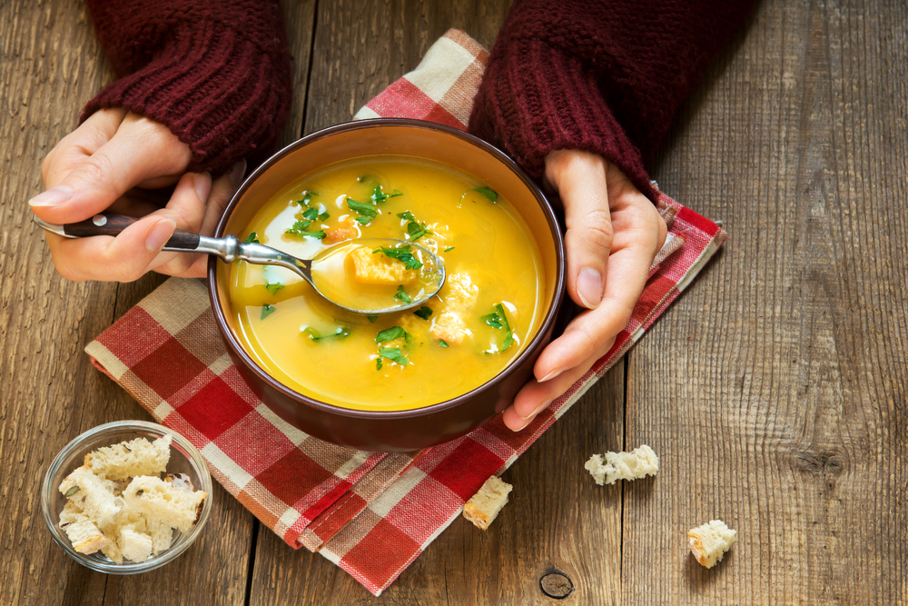 Суп-пюре может быть не только полезным, но и вредным блюдом, рассказала врач-диетолог