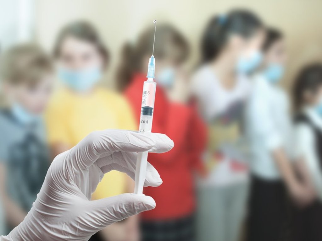 Аналитики узнали, что может побудить россиян сделать прививку от коронавируса (3 % согласны на вакцинацию за денежное вознаграждение)