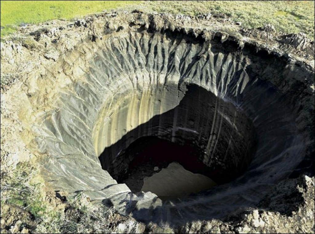 "Ничего не падало": ученые объяснили происхождение кратера на Ямале летом прошлого года