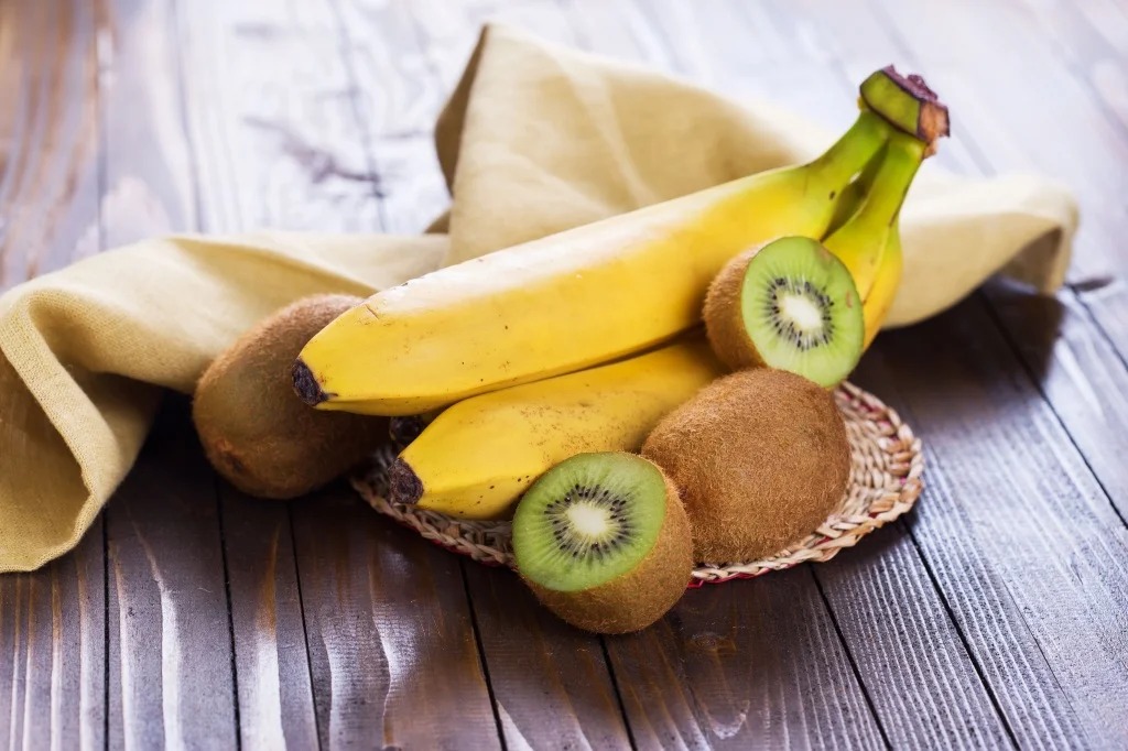 Стоит отказаться от перезревших и мягких плодов: опасные для здоровья человека фрукты