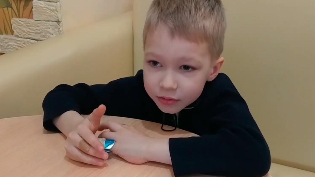 Маленький россиянин, меняющий законы: 5-летний мальчик выиграл шахматный турнир, но не получил разряд из-за возраста (Министерство спорта решило пересмотреть правила)