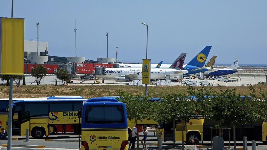 На Кипре с 1 марта открываются международные аэропорты. Однако граница для туристов из России пока будет закрыта