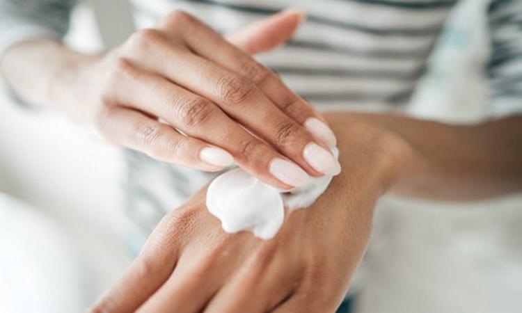 Наши руки действительно устали: шесть способов спасти кожу, которую мы очень часто моем