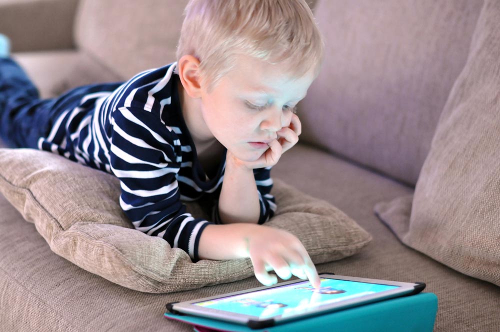 Ученые доказали влияние сенсорных экранов на детей: при частом использовании таких гаджетов нарушается концентрация внимания