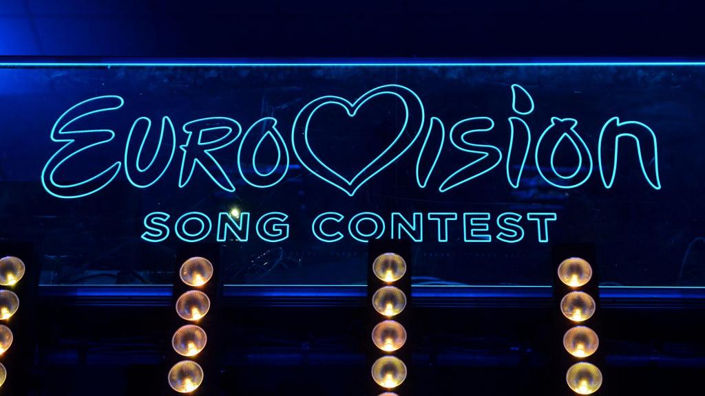 Россию представит артист, выбранный зрителями: конкурсный концерт с потенциальными участниками "Евровидения" покажут 8 марта