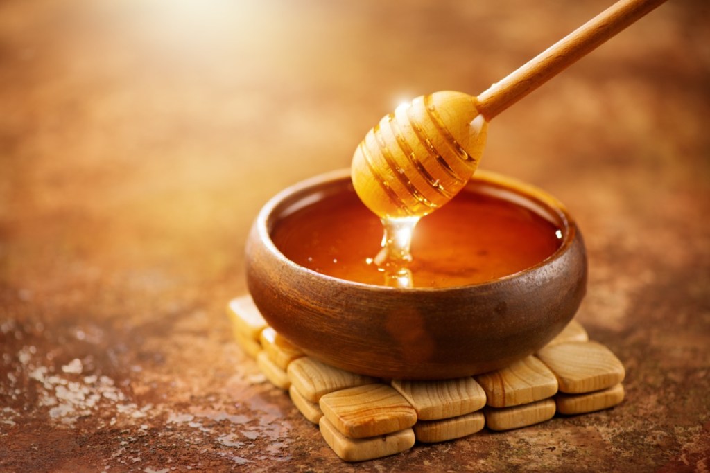 Даже картофель и мед: самые обычные продукты на нашей кухне, которые могут нести большую опасность