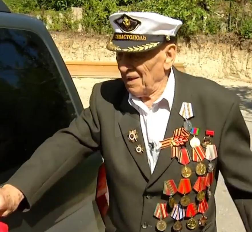 100-летний ветеран из Архипо-Осиповки попал в Книгу рекордов России за свой огромный водительский стаж