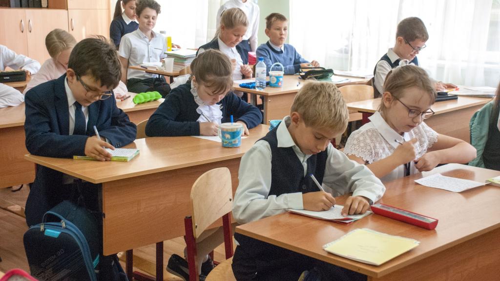 Минпросвещения РФ: школы вернутся к пятидневному обучению в 2022 году
