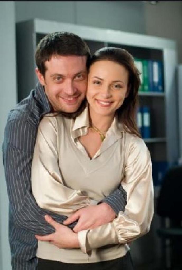 Спустя 14 лет после "Татьяниного дня" Анна Снаткина и Кирилл Сафонов снова сыграют влюбленную пару в новом сериале