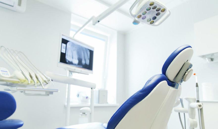 Стоматолог-ортодонт Мария Балакирева рассказала о простом способе, как сэкономить на лечении зубов