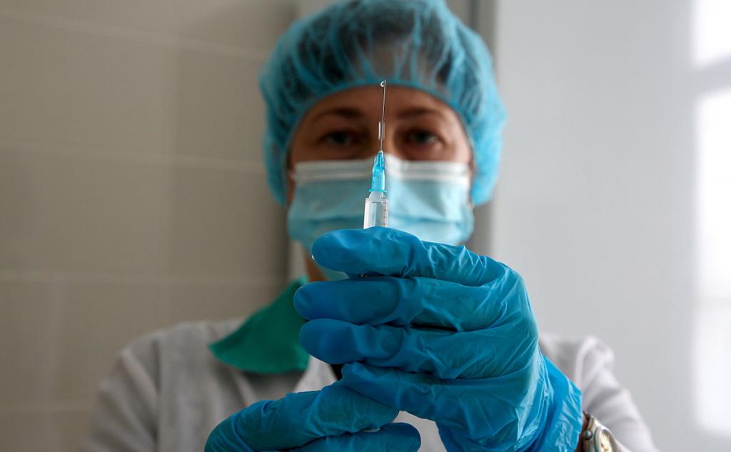 Россияне смогут привиться вакциной «ЭпиВакКорона» со второй половины марта