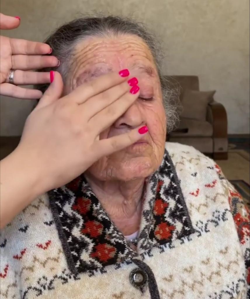 Помолодела на пару десятков лет: как макияж способен преобразить женщину старше 80