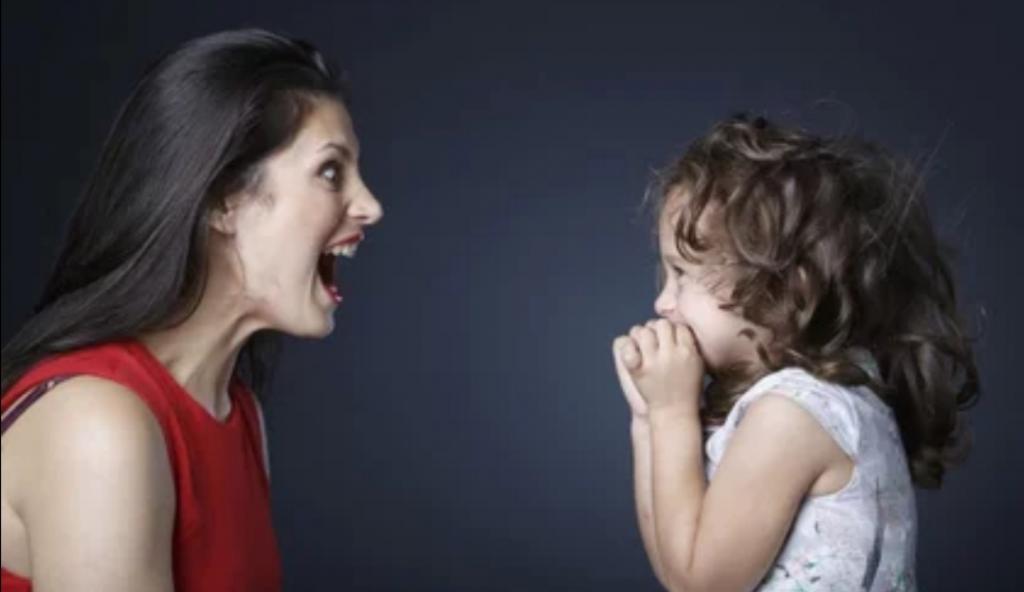 Криком ребенка не воспитать: как правильно реагировать на капризы детей
