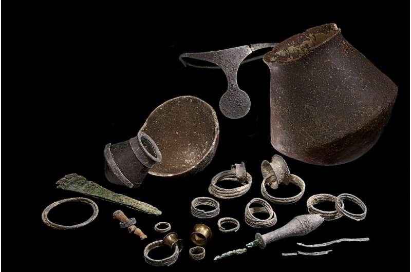 Тайна серебряной диадемы: археологи установили, что в Древнем Средиземноморье правили женщины