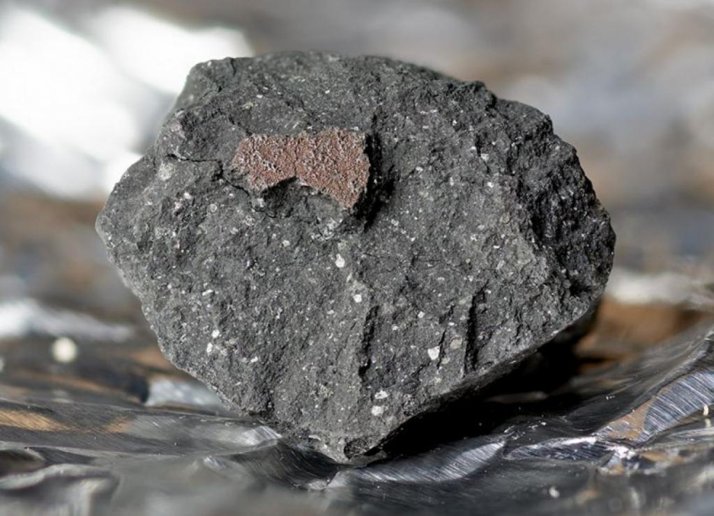 Впервые за 30 лет в Великобритании был обнаружен редкий метеорит (фото)