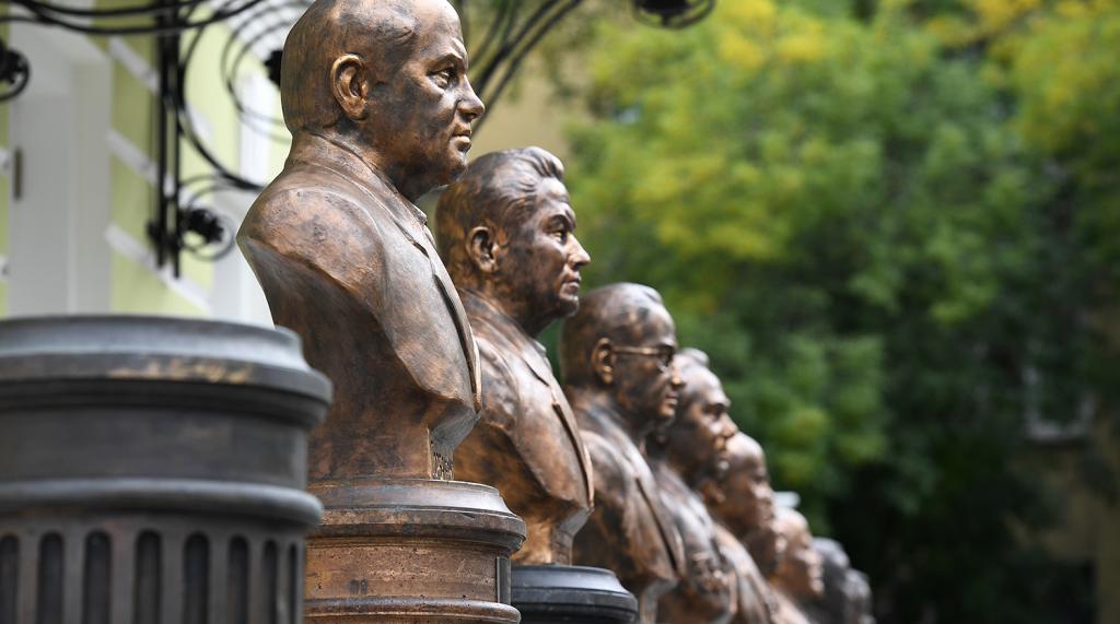 Скульптурную композицию "Аллея правителей России" открытую в Москве в 2017 году, планируется перенести в Пензу