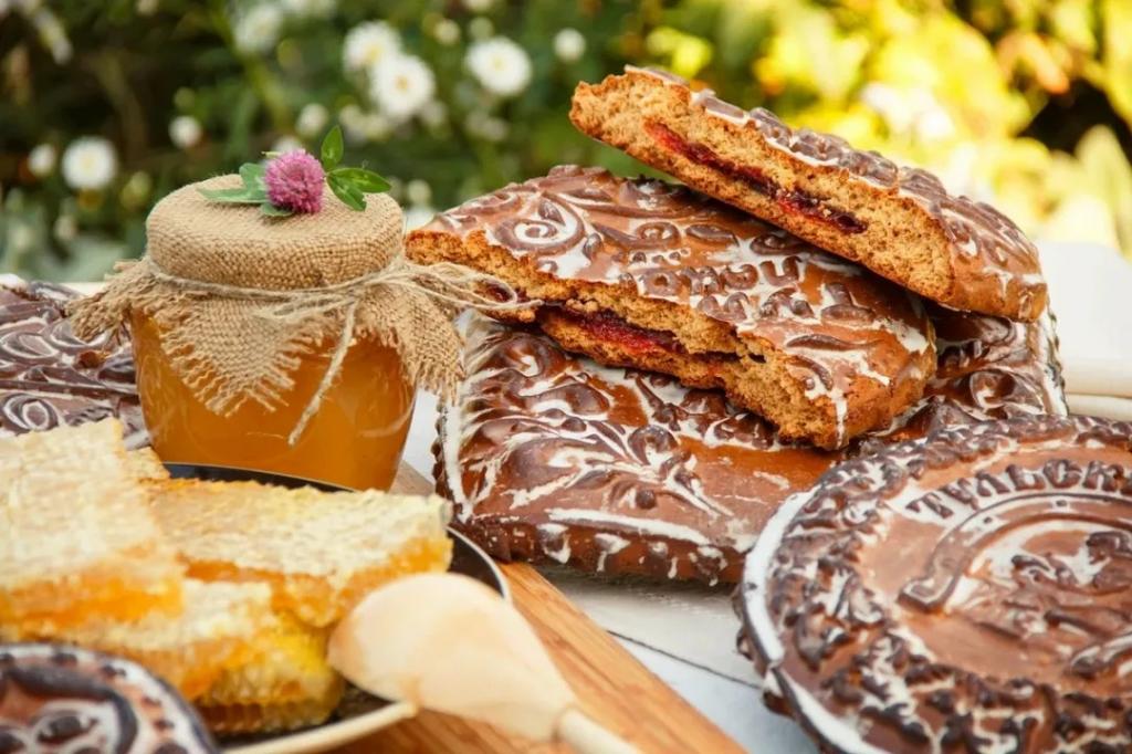 "Пьют чай с сахаром и медом заедают": китаец перечислил самые необычные и вкусные сладости в России