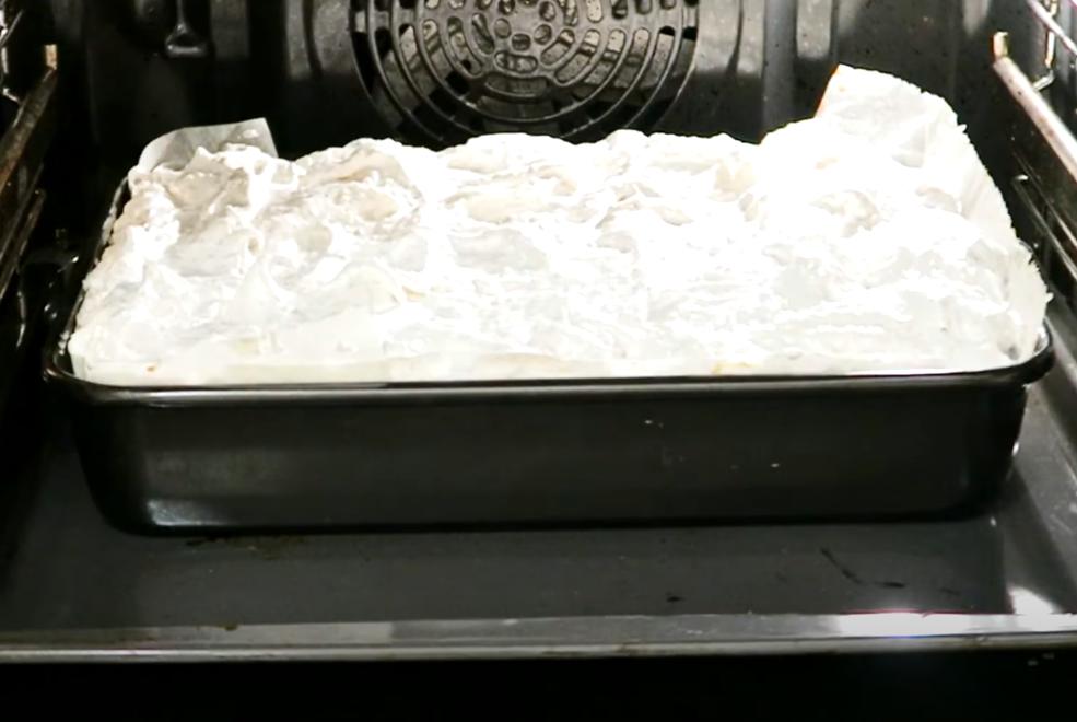 Маковый пирог с персиками и нежной корочкой из миндального безе: рецепт десерта для любителей мака
