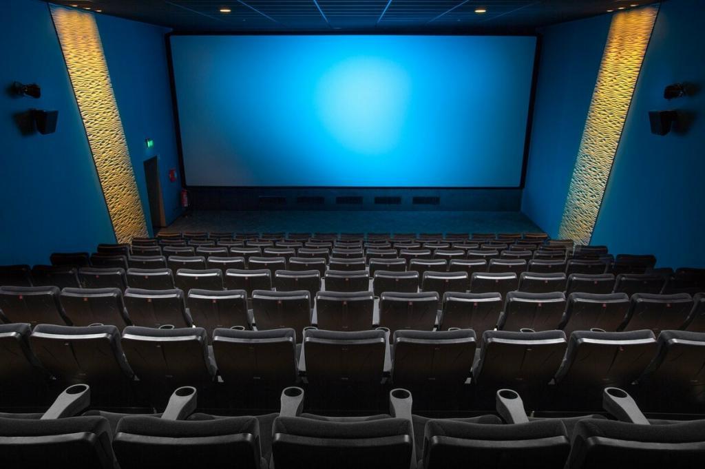 Чтобы помещения не пустовали: залы российских кинотеатров могут быть предоставлены любителям компьютерных игр