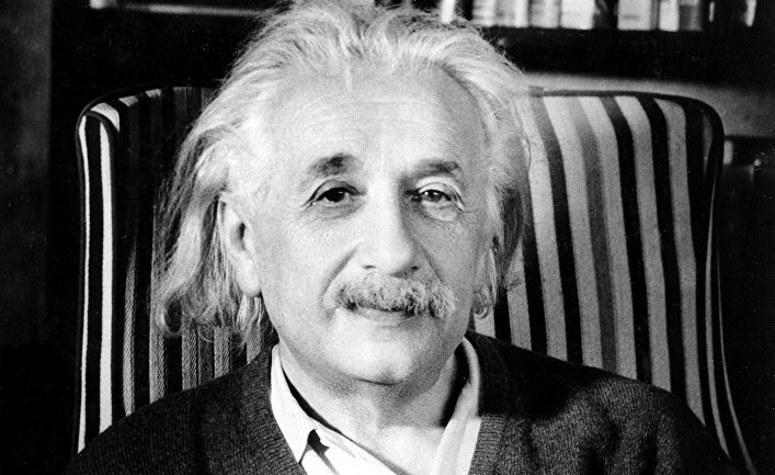 Как Альберт Эйнштейн одной фразой объяснил свою теорию относительности: шутка от великого ученого