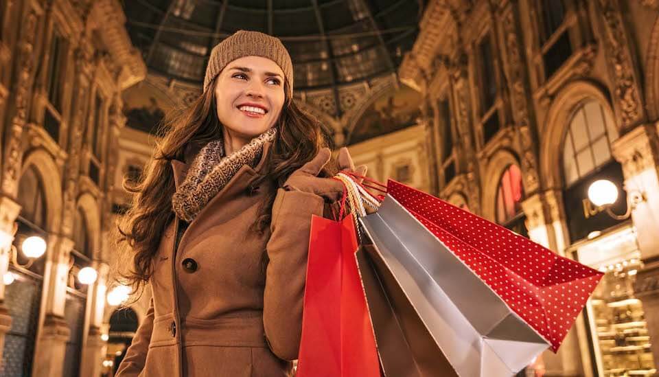 Аналитики AliExpress выяснили, как шопинг способен влиять на чувство счастья у россиян