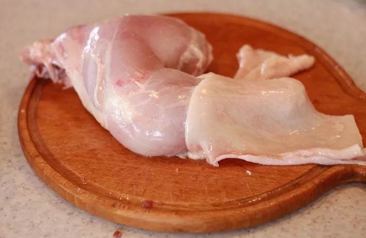 Проблемы у куриных ножек были, есть и, видимо, будут: чем опасен продукт