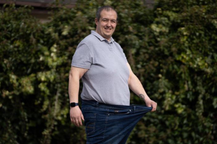 "Отказался от чипсов, каждый день гуляю с собакой": англичанин решил стать лучшим отцом своим детям и похудел на 63 кг за полгода