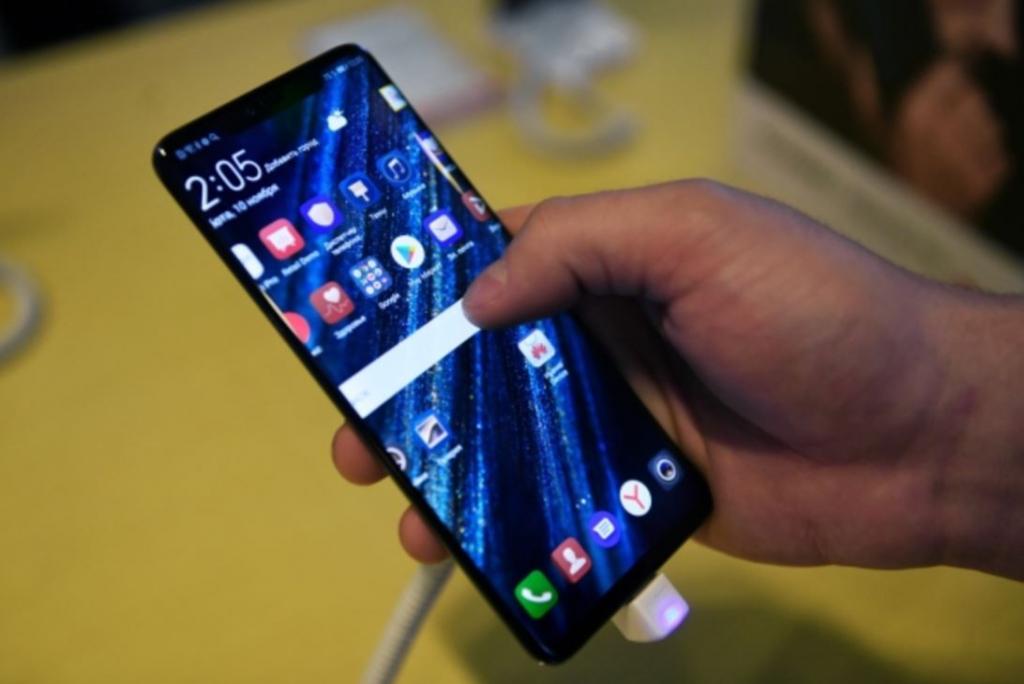 Эксперт Дмитрий Рябинин рассказал о дешевом способе защитить персональные данные на смартфоне и сам гаджет