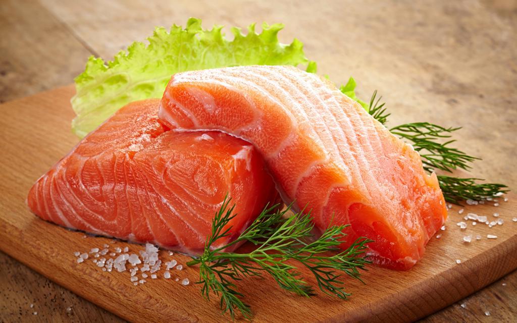 Как не испортить лосося и форель: простой способ приготовить малосольную красную рыбу в домашних условиях