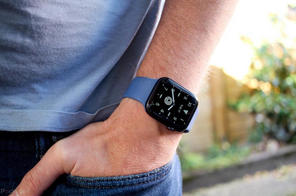 Apple планирует выпустить новую модель Apple Watch с прочной конструкцией для защиты устройства в экстремальных условиях