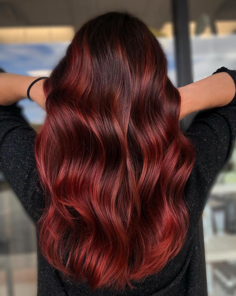 Для любительниц красных оттенков: несколько идей окрашивания волос, которые не останутся без внимания