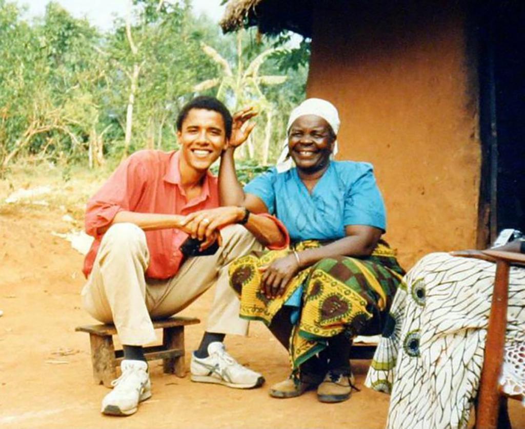 Бабушка Барака Обамы никогда не покидала Кении и прожила 99 лет: экс-президент выложил совместное фото в ее память