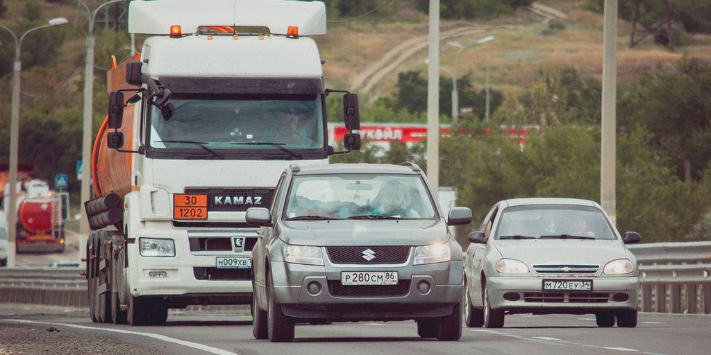 "Выезд на встречную": в ГИБДД назвали самый опасный маневр на дороге