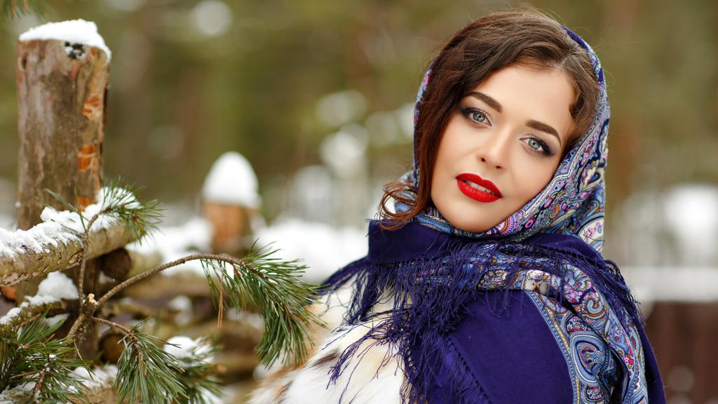 По-бабьи и по-богородицки: как русские женщины носили платки и какие секреты они могли поведать о них